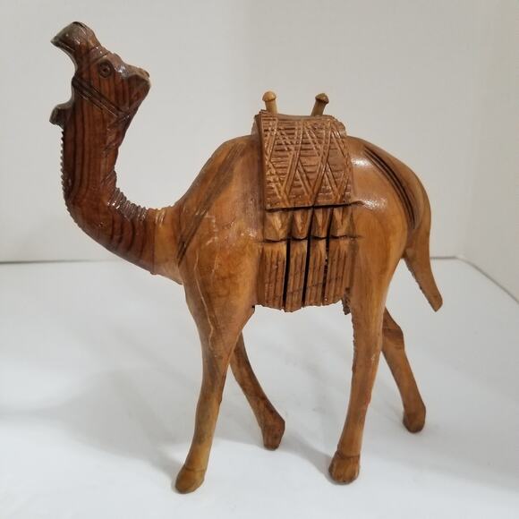 Hand carved wooden camel sculpture - Picture 9 of 9